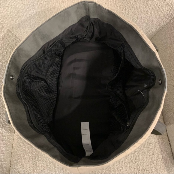 Fabletics The Canal Day Tote Duffle Travel Bag - Picture 13 of 13